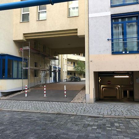 Sonnige Wohnung Im Zentrum Mit Terrasse U Tiefgarage - Netflix & Prime Leipzig Exterior foto